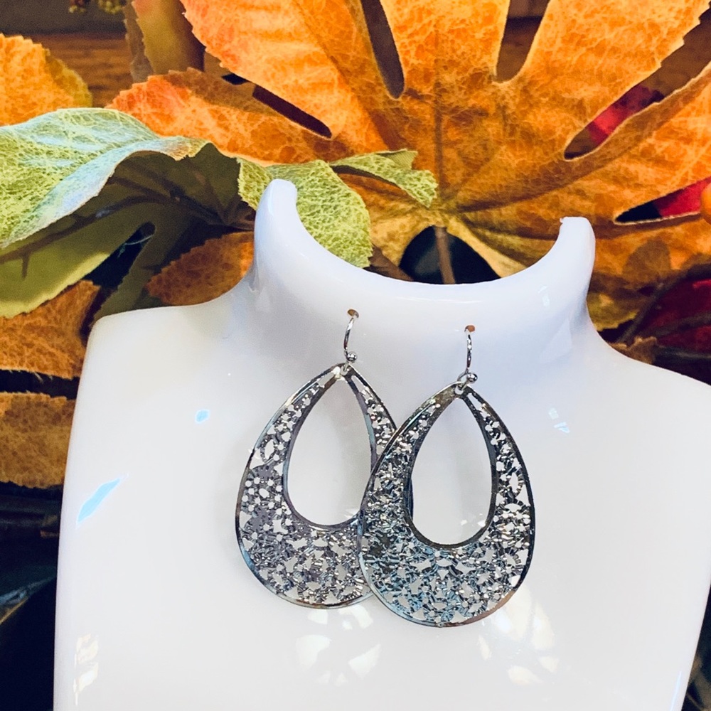 Free matching studs! Filagree style vintage hoops